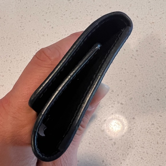 Louis Vuitton 6 Key Holder - Picture 5 of 14